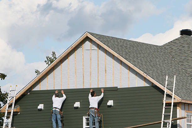 Professional Siding technician working in Rancocas, NJ